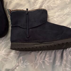 Muk Luks Women's Navy Winter Boots